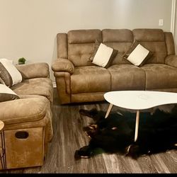 Modern Couch Set – Like New, 5 Adjustable Seats, Pillows & Center Wood Table