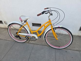 Womens 26 in. 7 Spd Schwinn Majestic Beach Cruiser