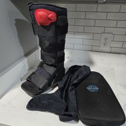 Tall Walking Boot Size S With Cover 