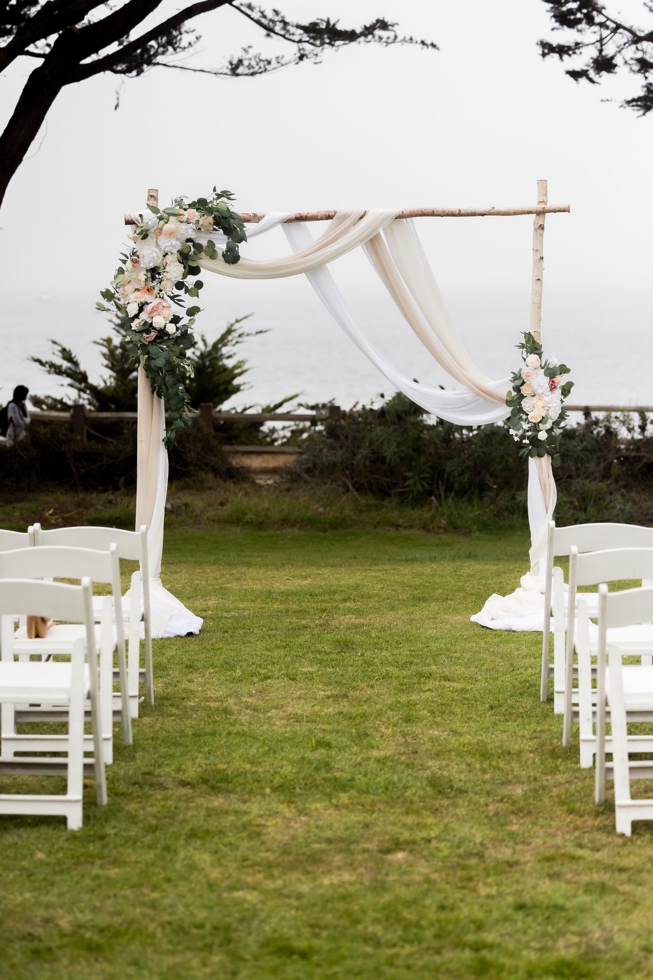 Lings Moment Wedding Arch Decor