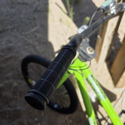 4Pcs Bike Handle Grips, Kids Non-Slip-Rubber Bicycle Handlebar Grips, Specialized Replacement Bike Grips, for Beach Cruiser Razor Scooter Foldable Mou