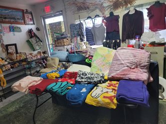 Used Blankets & Sleeping Bags $3-$5 Good Condition 