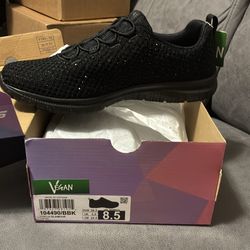 Sketchers memory foam shoes