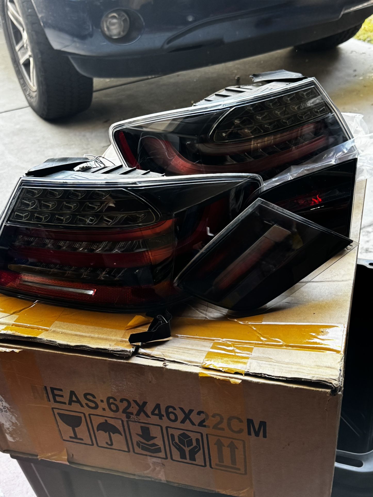 E92 Black line taillights