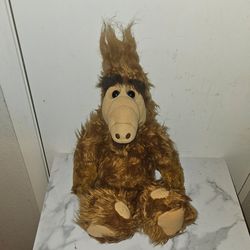 Vintage 1986 Coleco ALF "Wisecracking" Talking Plush Doll.