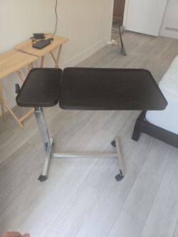 Medical bed table