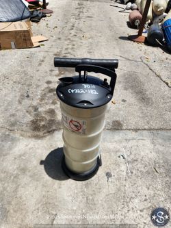 C4722-181 NEW  Manual Oil Changer, 6.9 Quart 25" Tall