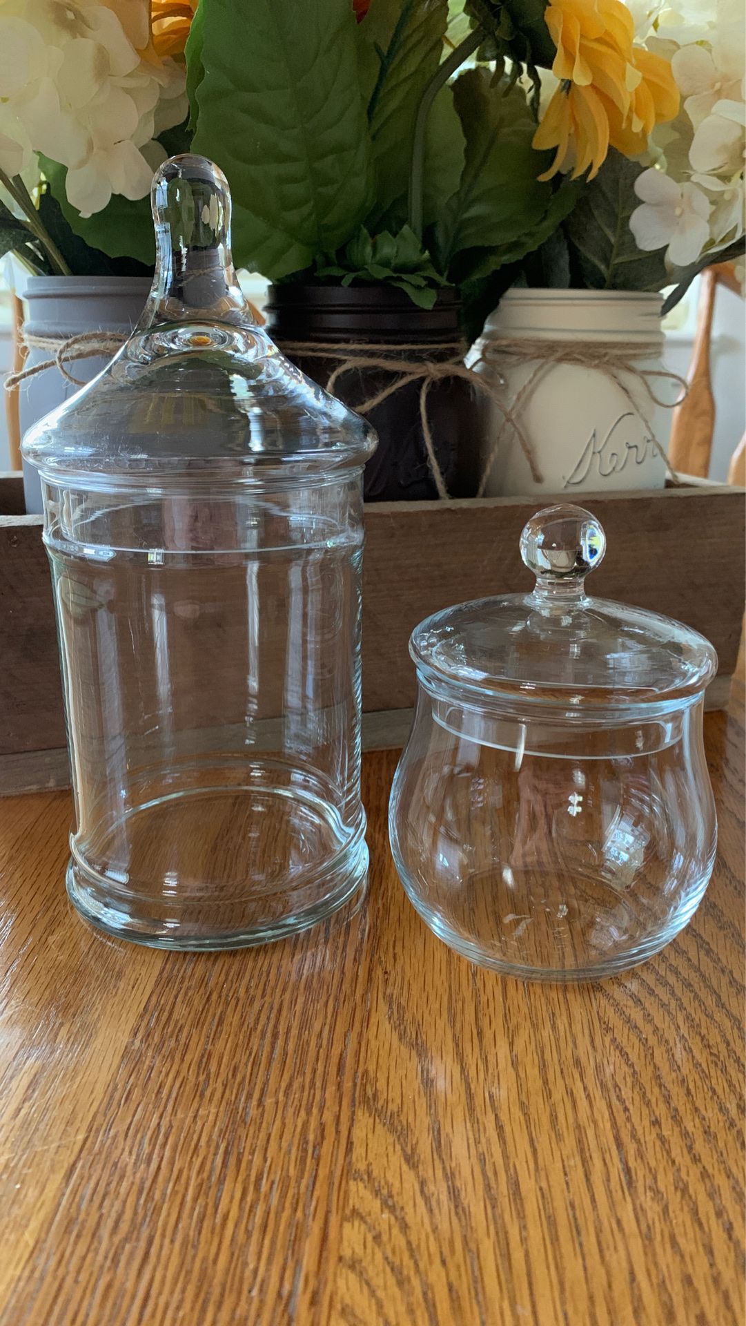 2 apothecary jars large: 9”x3.5” small:5”x3” (price is for both)