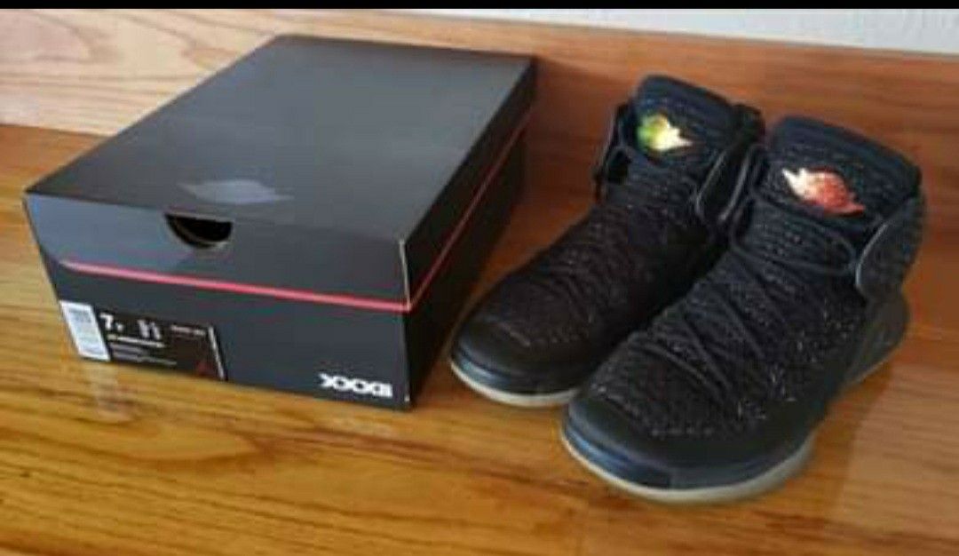 Jordan 32 Blackcat - size 7Y