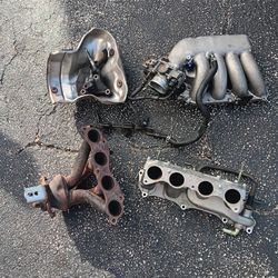 04 O8 Acura Tsx Intake Manifold And Exhaust manifold.