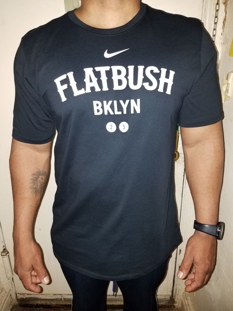 Nike mens Flatbush Brooklyn 2 5 Train tee medium new