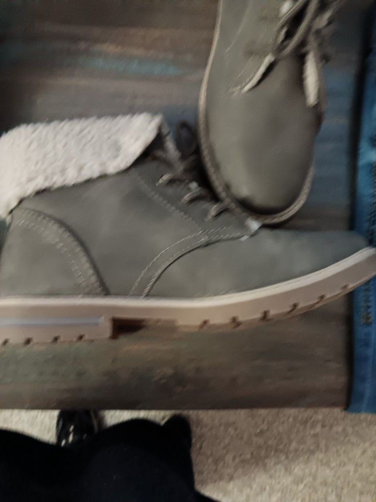 Koles Boots Size 8