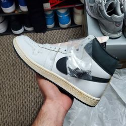 A Ma Maniere Air Ship