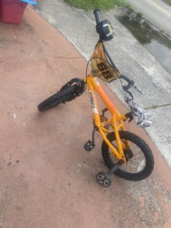 Dynacraft Hot Wheels 16" Boys' BMX Training Wheel Bicycle
