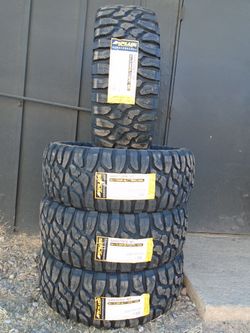 35x12.50R18 LT New Aplus Shredder Mud Terrain 10 Ply Tires