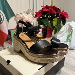 A.n.a Platform Heel Women’s Size 9