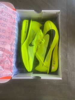 NEW Nike Vaporflys 4 SIZE 10.5