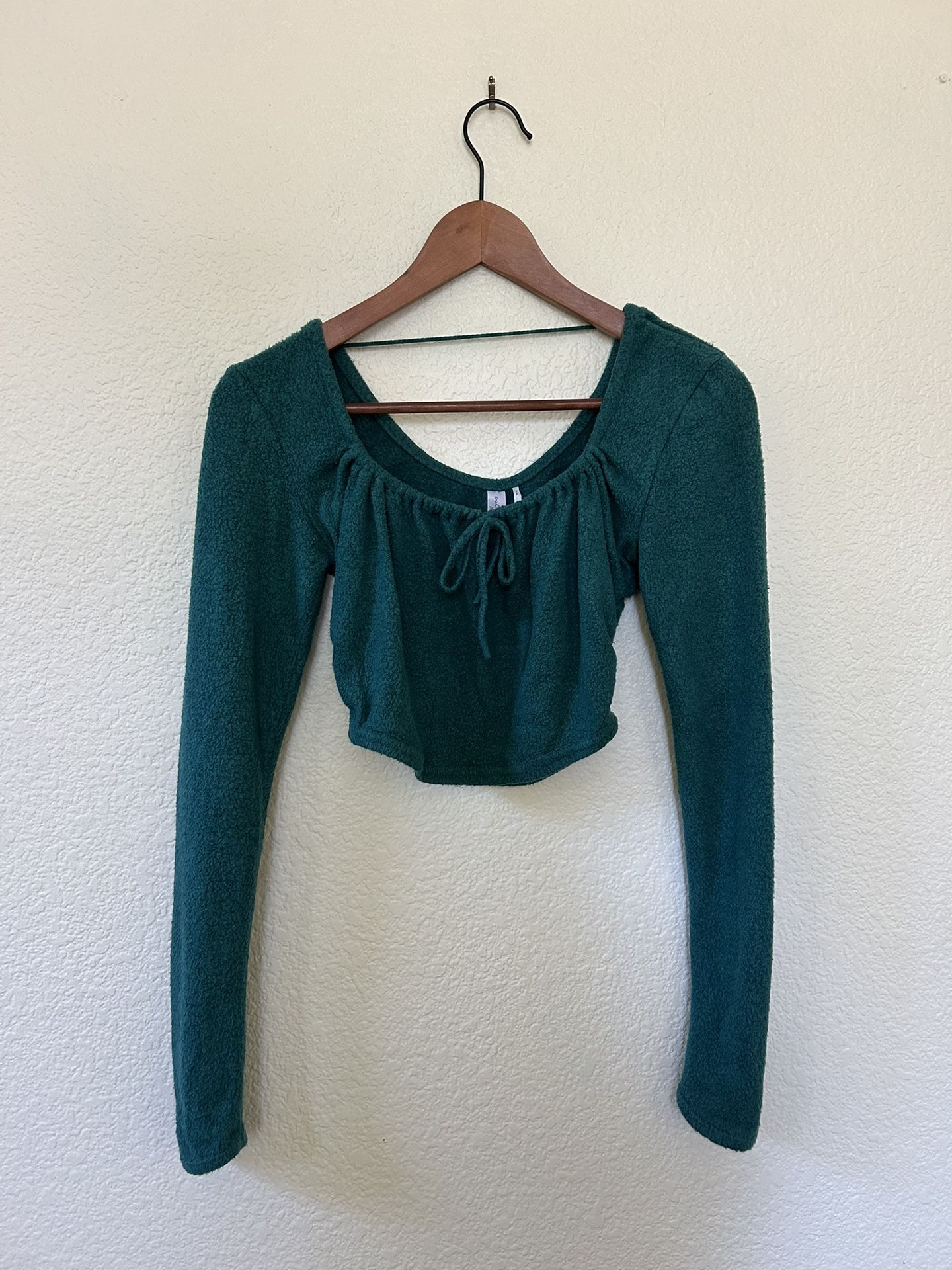 Green Long Sleeve Crop Top