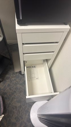 White 4 drawer filing cabinet