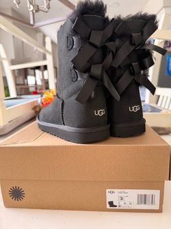UGG Kids Bailey Bow II Boots Black Size 3