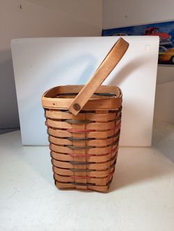 Vintage 1996 Longaberger Peg Basket