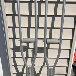 Crutches 