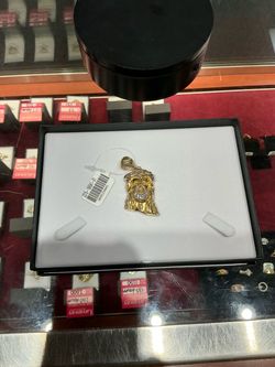 10k gold pendant