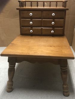 Antique (Oak/Walnut) Finished Wooden 3Drawer Table.
