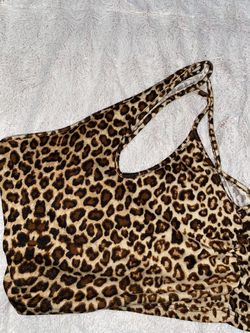 Shein cheetah print crop top size: xl