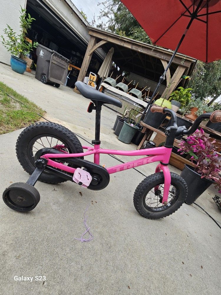 Pink And Black bike Trek
