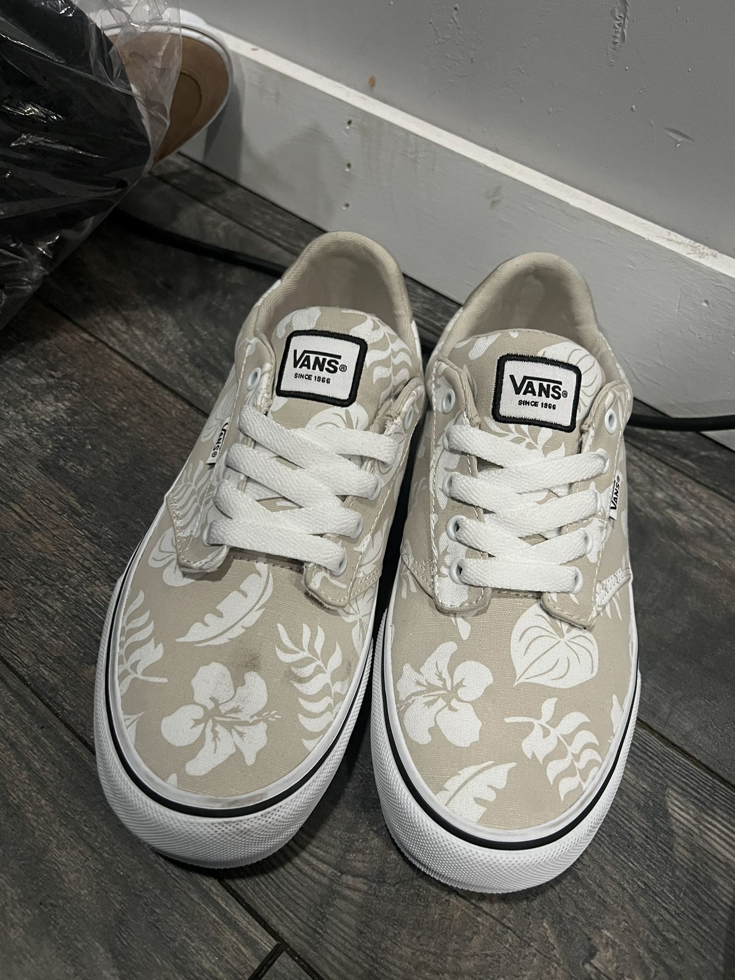 Vans ; 