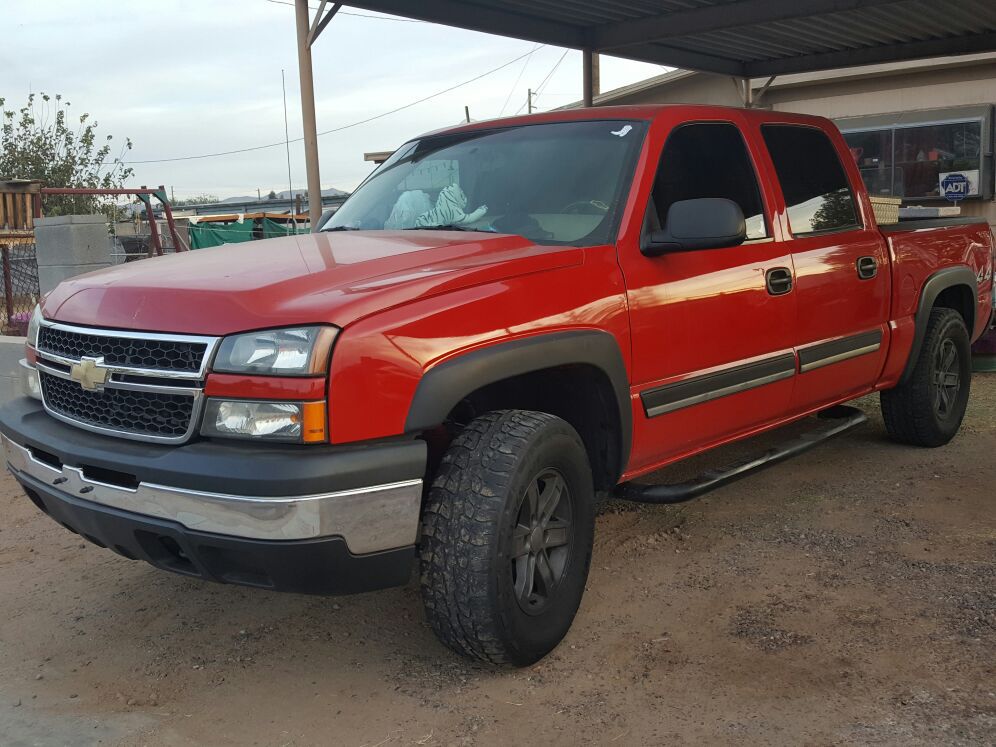 2007 chevy silverado red...must see