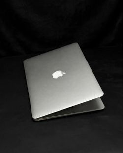 Apple MacBook Air 13” i5/8GB/256GB SSD $180