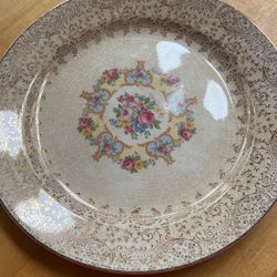 Vintage Royal Vintage Plates 28k Gold
