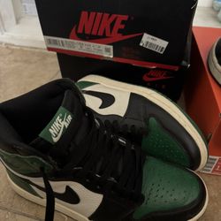 NIKE JORDAN GREEN BLACK SIZE 8