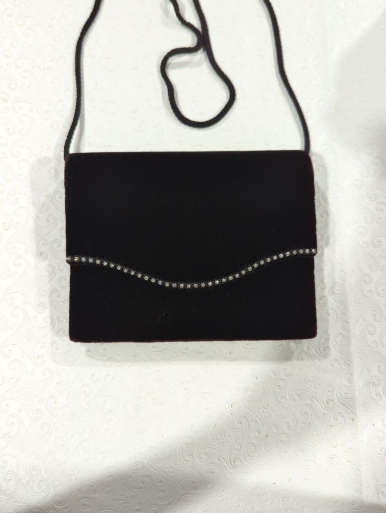 Black Crossbody