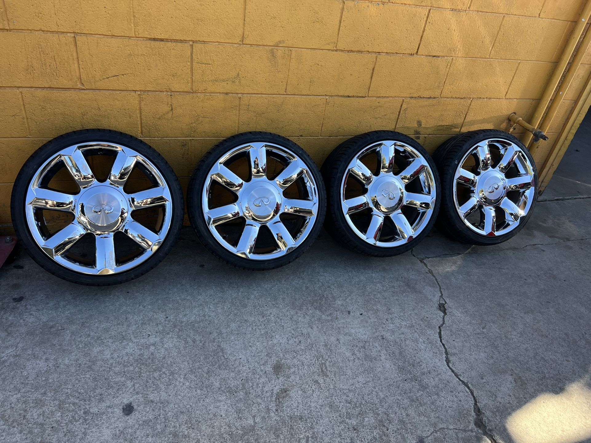 18” Infiniti Wheels With Tires