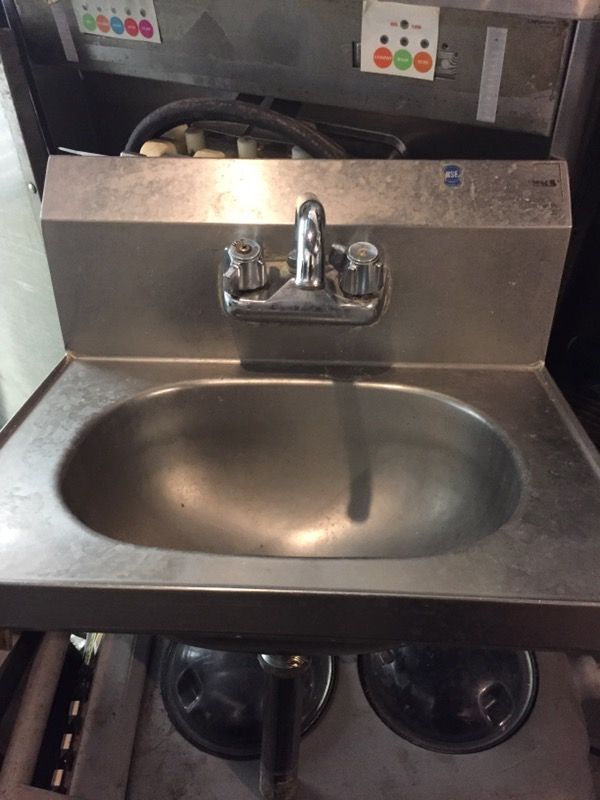 Hand washing sinks