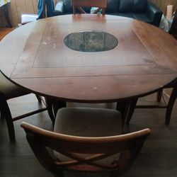 Table and great condition
