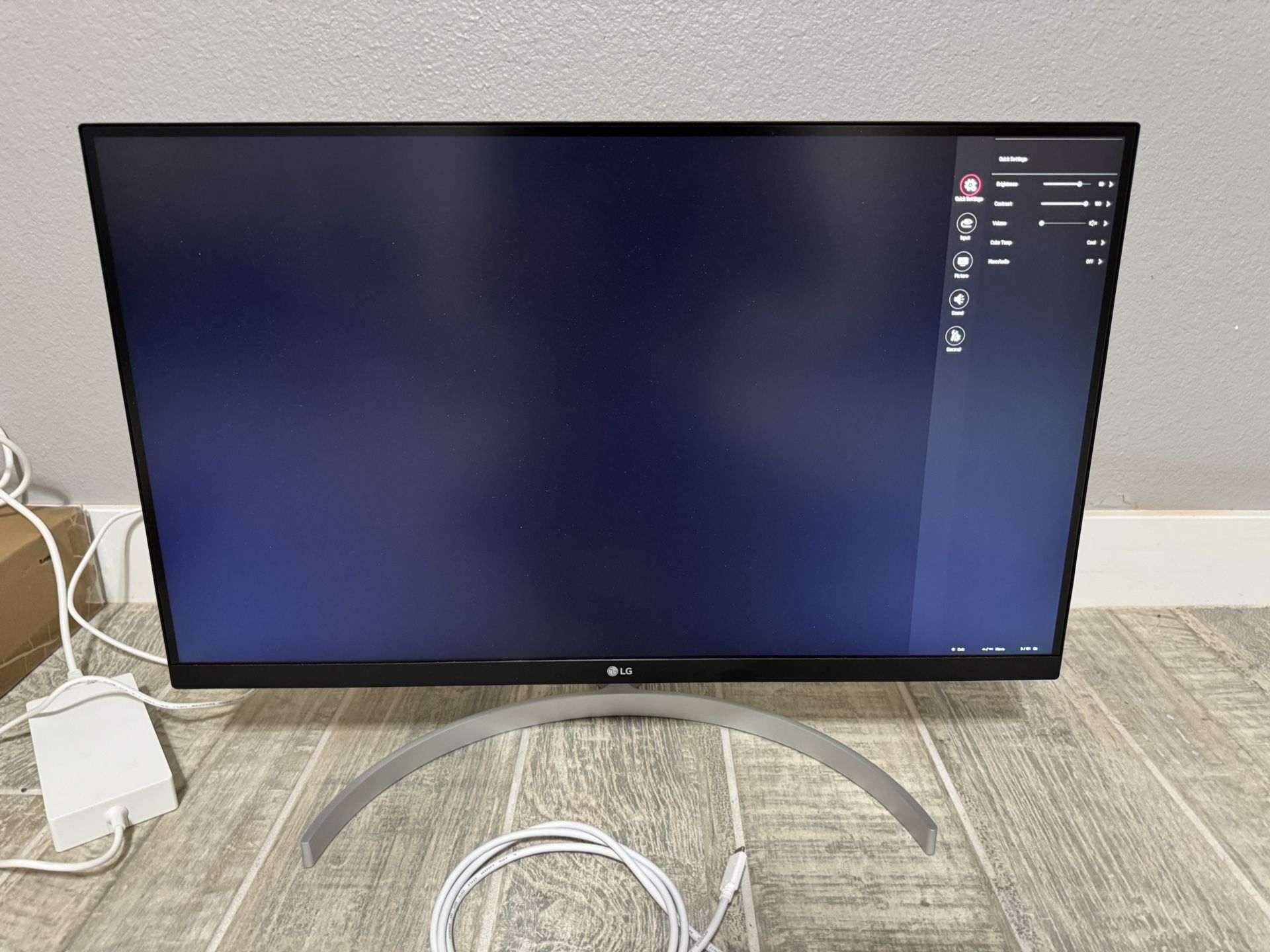 27in 4K LG Monitor (USB-C)