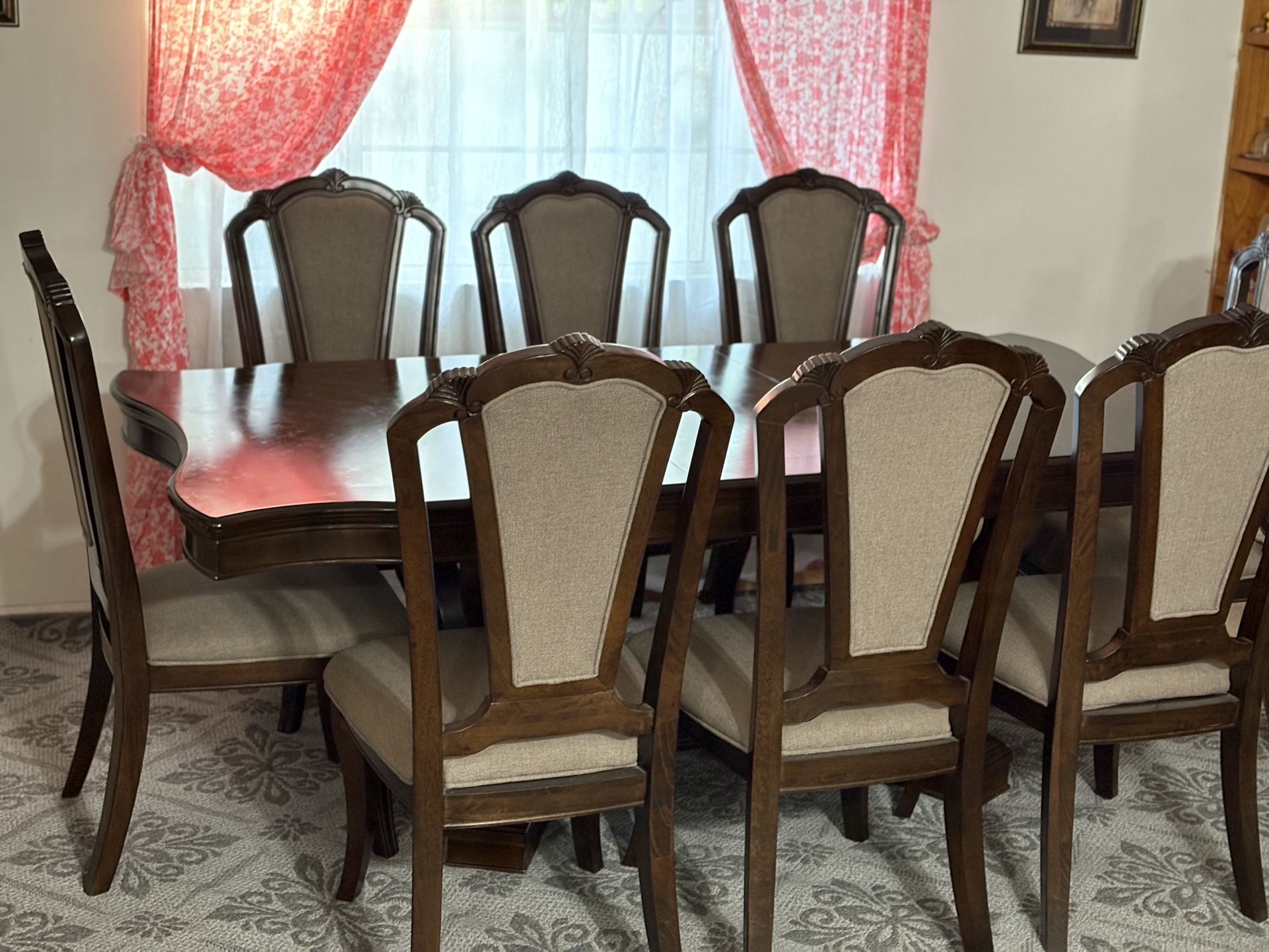 Comedor De Madera Con 8 Sillas 