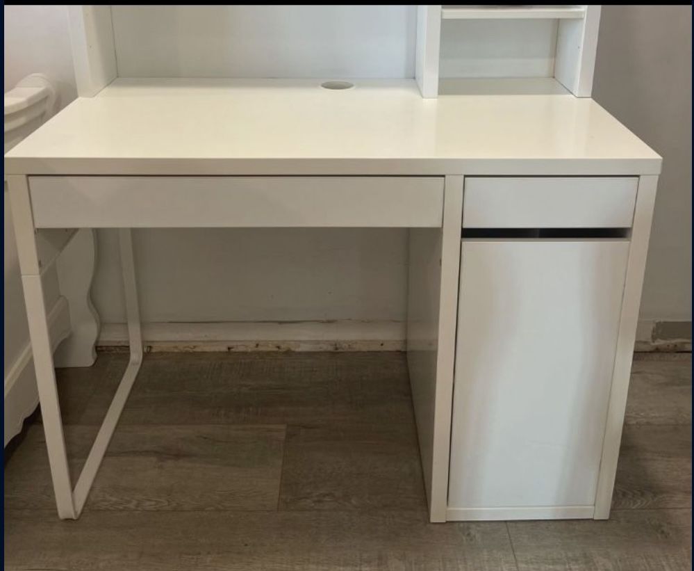 IKEA White Computer Desk Makeup Table Perfect For Bedroom, Office Or Studio.