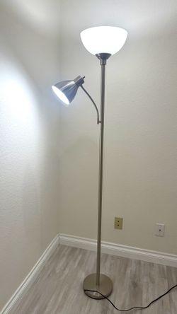 Like New Chrome Floor Lamp – Adjustable Reading Light