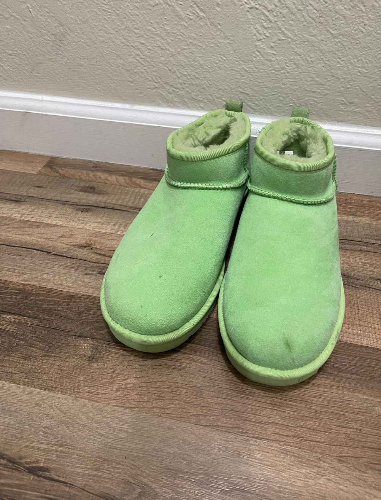 Green Uggs Good Conditions Worn Once