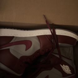 Jordan 1 Mid (crimson & grey) Size 10.5