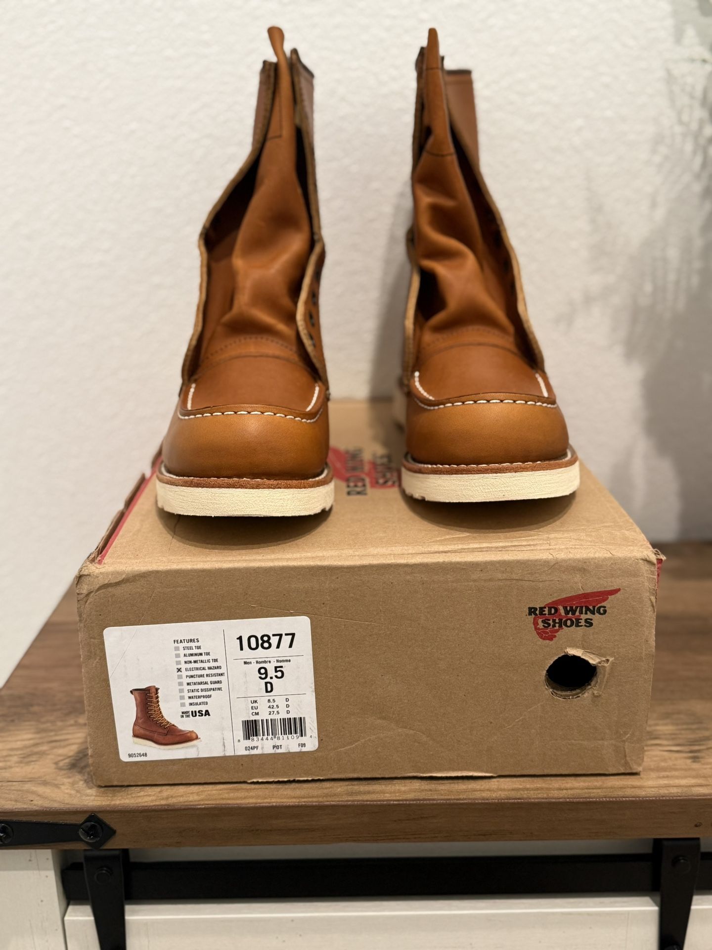 Red Wing Boots Model 10877, Men’s Size 9.5D