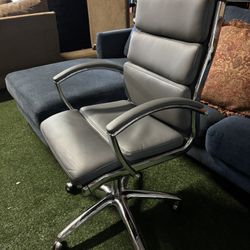Kathy Ireland Grey Office Chair – Modern Chrome Base, Comfortable & Stylish 