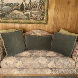 Sofa  And Loveseat Very Cood Condition