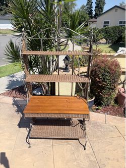 4-Tier Baker’s Rack w/ Decorative Wrought Iron Frame