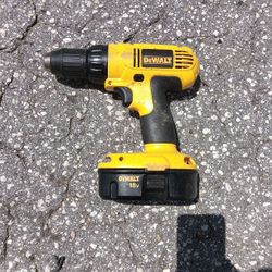 DEWALT DC970 18V Cordless Drill Driver. 